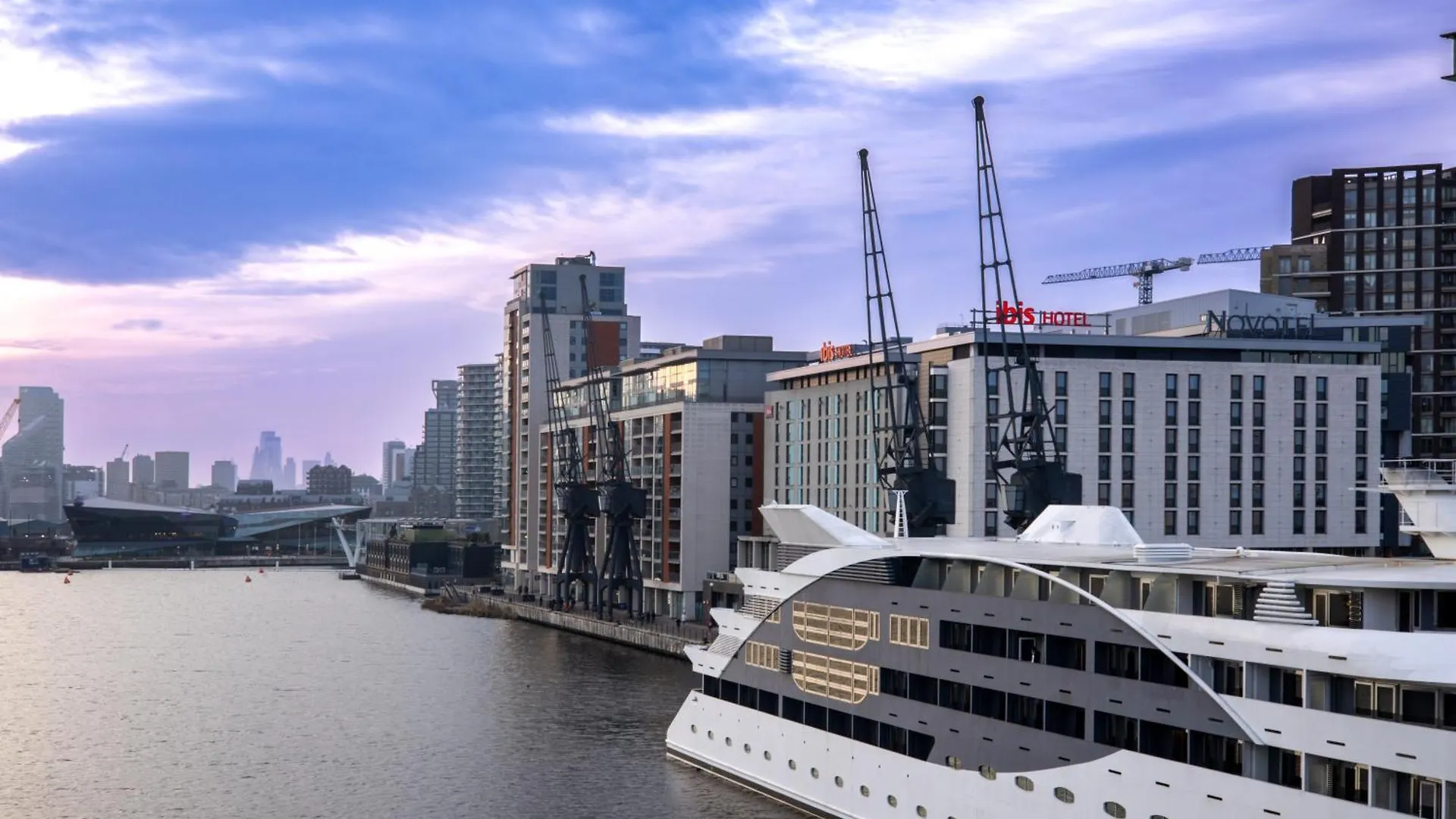 Novotel London Excel location