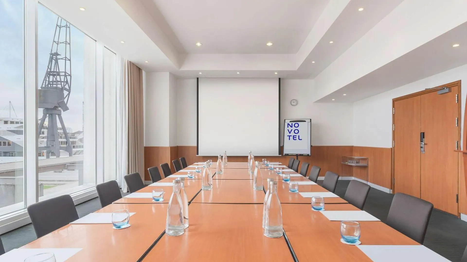 Novotel London Excel 4*,  Birleşik Krallık